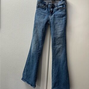 Excellent condition next level stretch. Low rise flare.